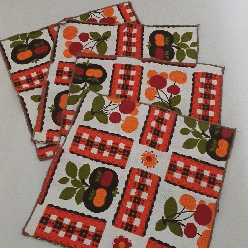Colorful Retro Kitchen Napkins Set